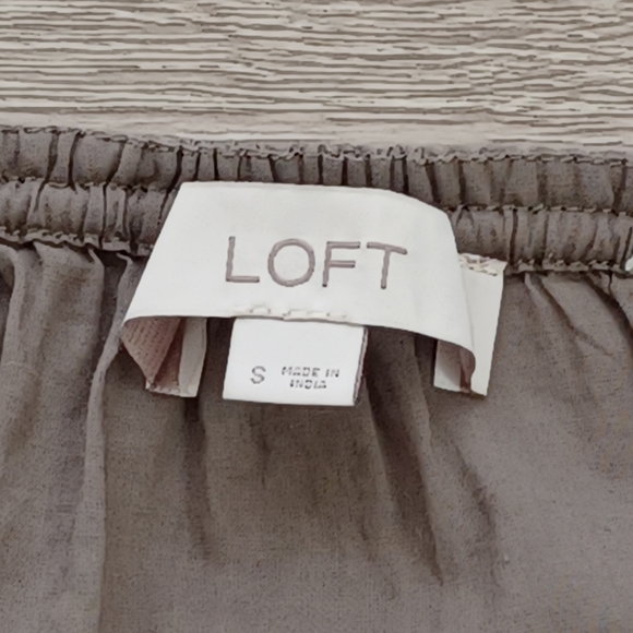 Loft Gray & White Peasant Top Size S Embroidered Giraffe Pattern 100% Cotton - Picture 10 of 13